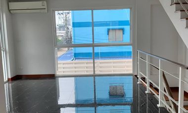 For rent そして for sale 3 ベッドルーム townhouse in Yan Nawa, Bangkok