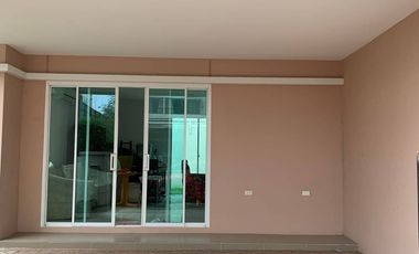For rent そして for sale 3 ベッドルーム townhouse in Yan Nawa, Bangkok