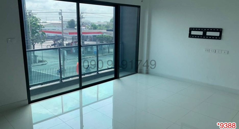 For rent 3 Beds retail Space in Nong Khaem, Bangkok