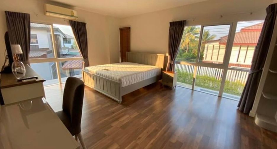 For rent 4 bedrooms house in Mueang Chiang Mai, Chiang Mai