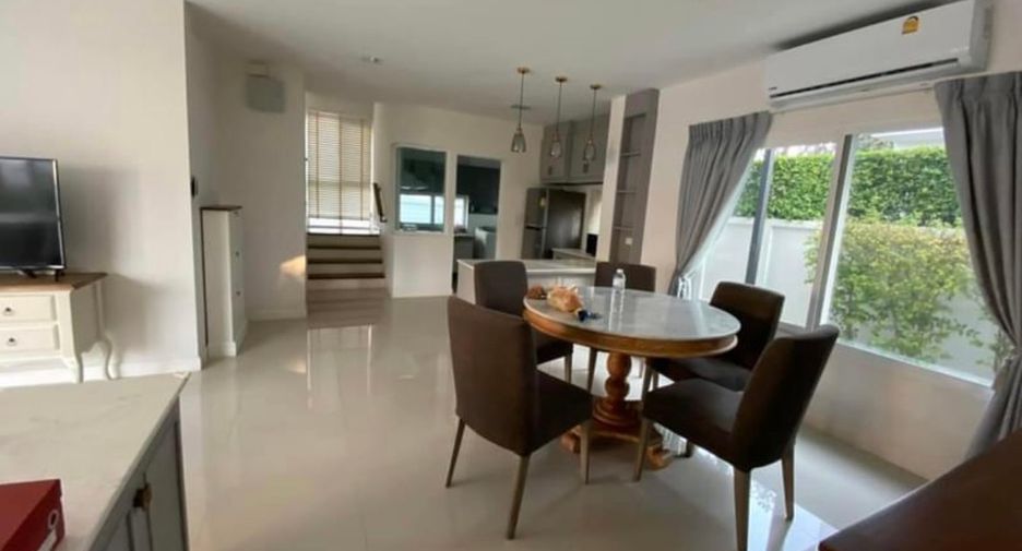 For rent 4 bedrooms house in Mueang Chiang Mai, Chiang Mai