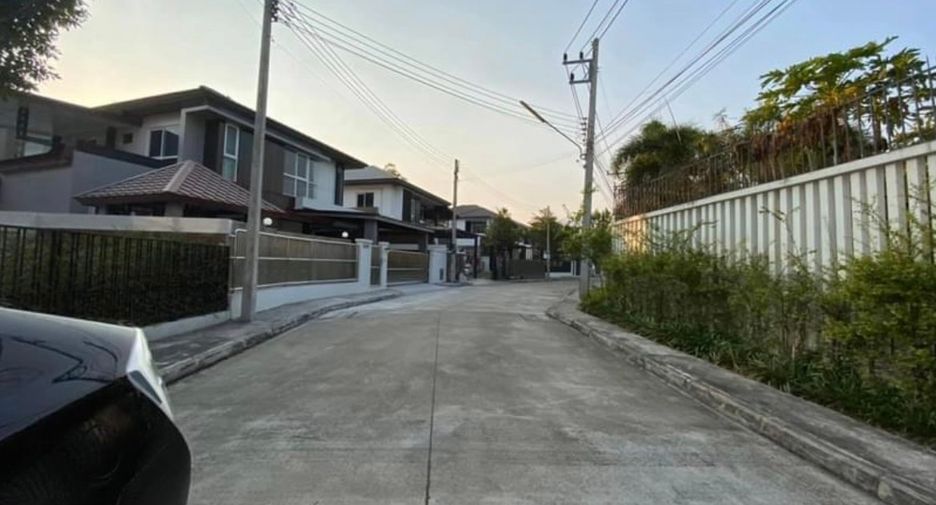 For rent 4 bedrooms house in Mueang Chiang Mai, Chiang Mai