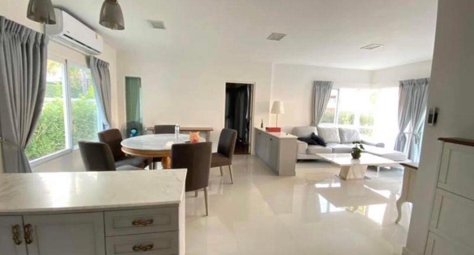 For rent 4 bedrooms house in Mueang Chiang Mai, Chiang Mai