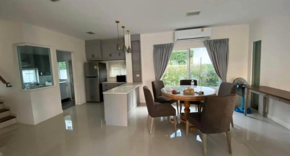 For rent 4 bedrooms house in Mueang Chiang Mai, Chiang Mai