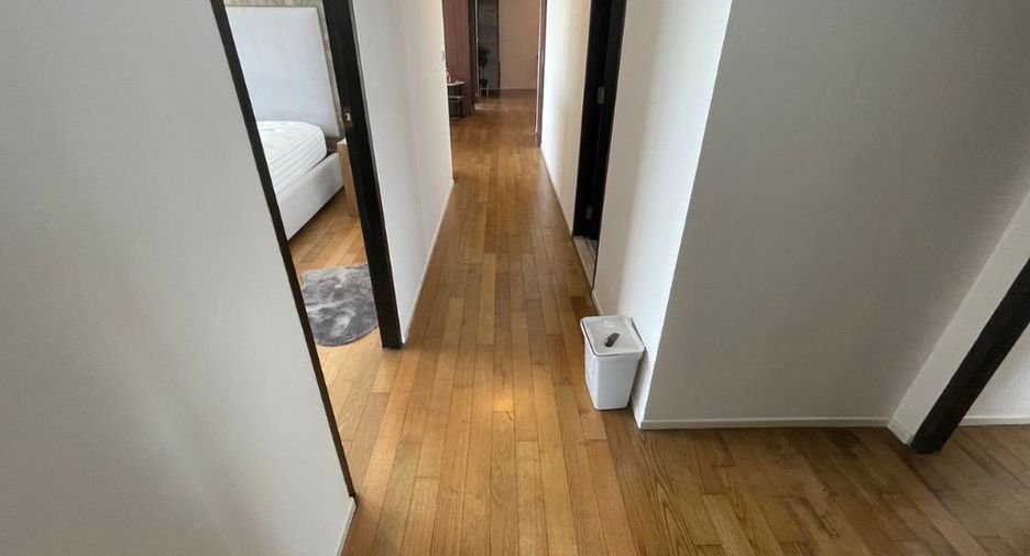 For rent 3 bedrooms condo in Khlong Toei, Bangkok