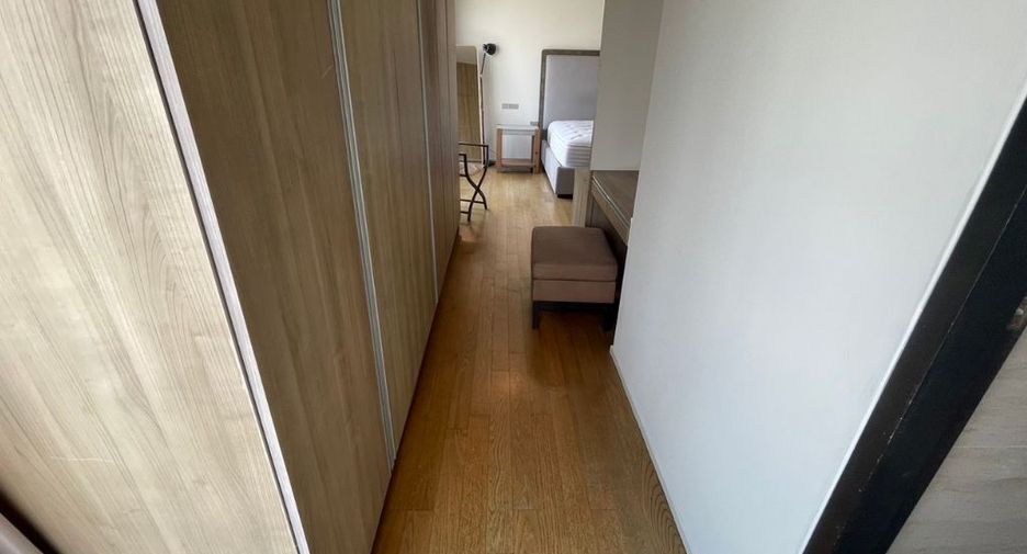 For rent 3 bedrooms condo in Khlong Toei, Bangkok