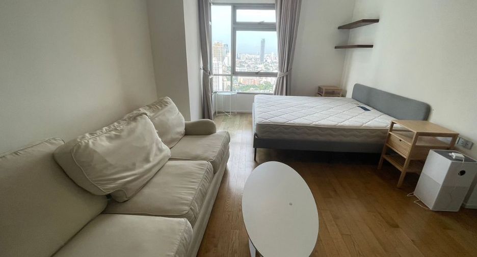 For rent 3 bedrooms condo in Khlong Toei, Bangkok