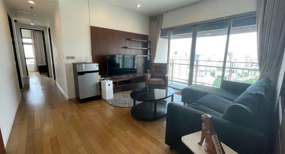 For rent 3 bedrooms condo in Khlong Toei, Bangkok