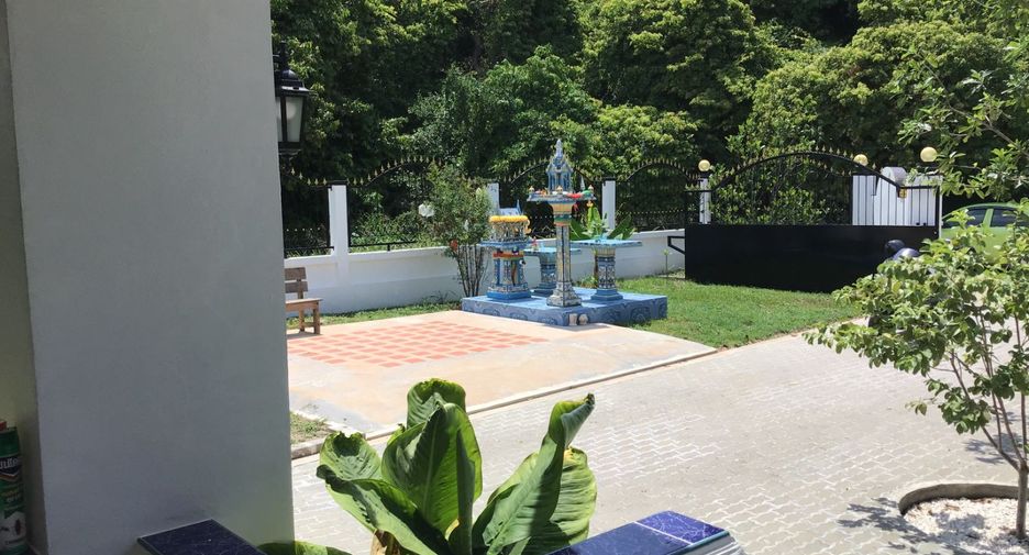 Villa zum Kauf mit 5 Zimmer in Bang Lamung, Chonburi