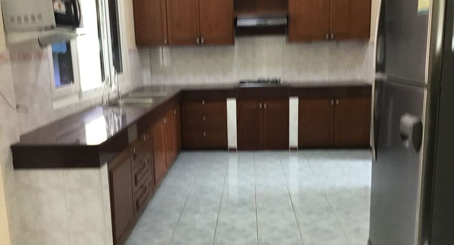 Villa zum Kauf mit 5 Zimmer in Bang Lamung, Chonburi
