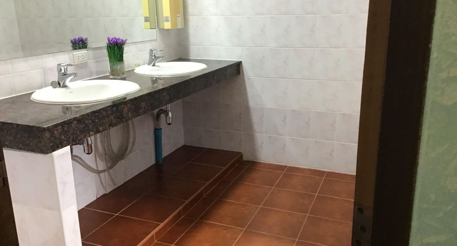 Villa zum Kauf mit 5 Zimmer in Bang Lamung, Chonburi