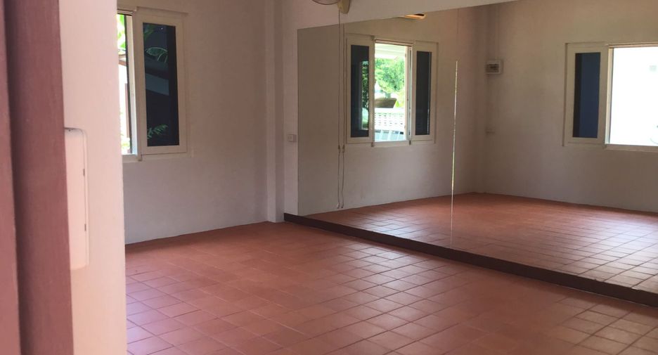 Villa zum Kauf mit 5 Zimmer in Bang Lamung, Chonburi