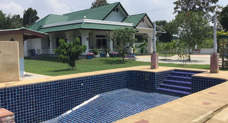 Villa zum Kauf mit 5 Zimmer in Bang Lamung, Chonburi