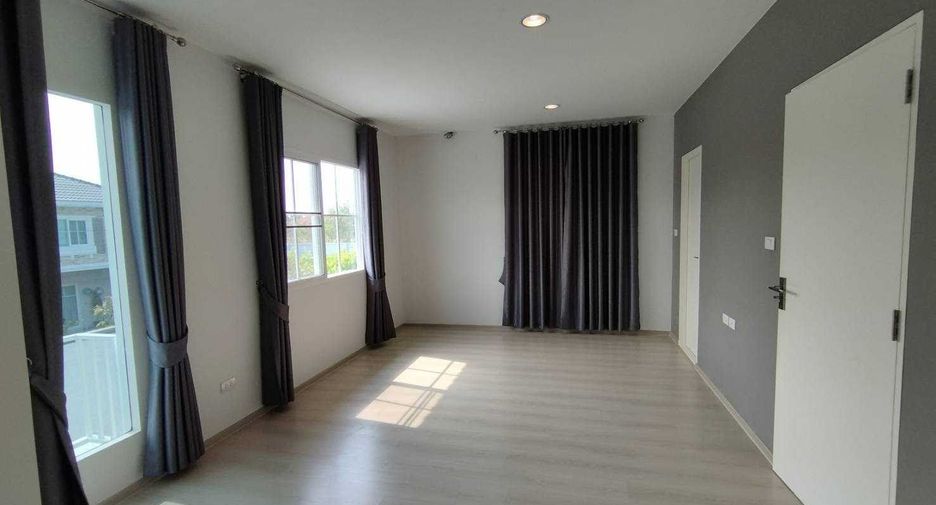 Casa adosada en venta de 3 habitaciones en Bang Kruai, Nonthaburi