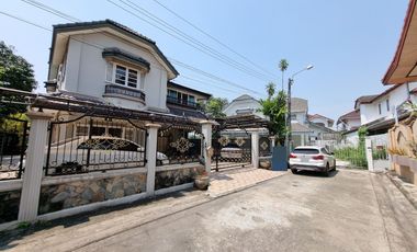 Casa en venta de 4 habitaciones en Saphan Sung, Bangkok