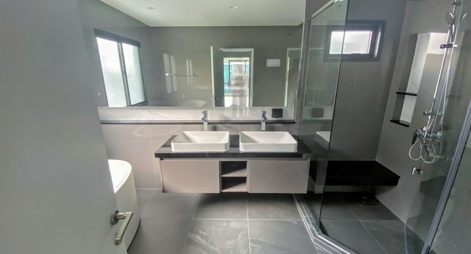 Haus zum Kauf mit 4 Zimmer in Bang Kapi, Bangkok