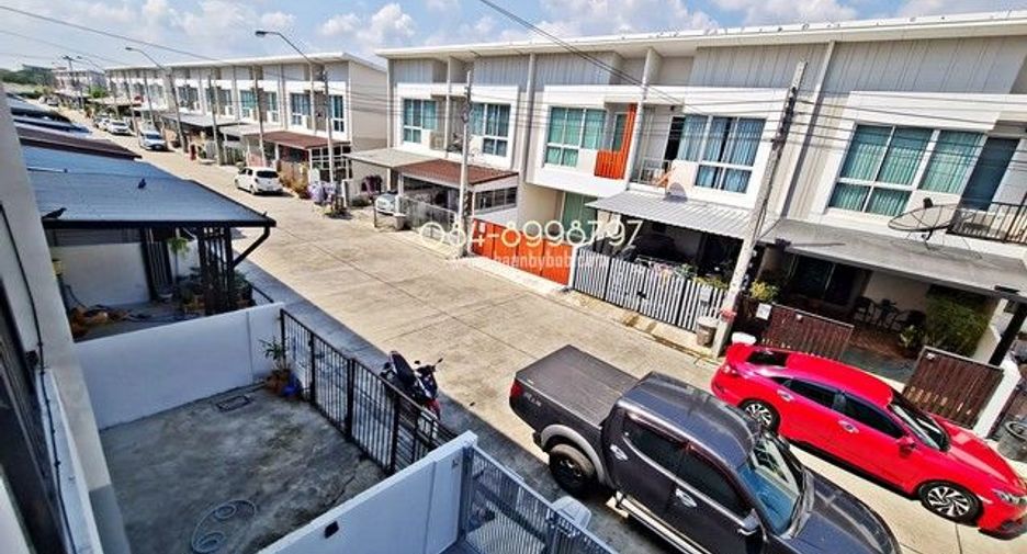 For rent 2 bedrooms townhouse in Bang Khae, Bangkok