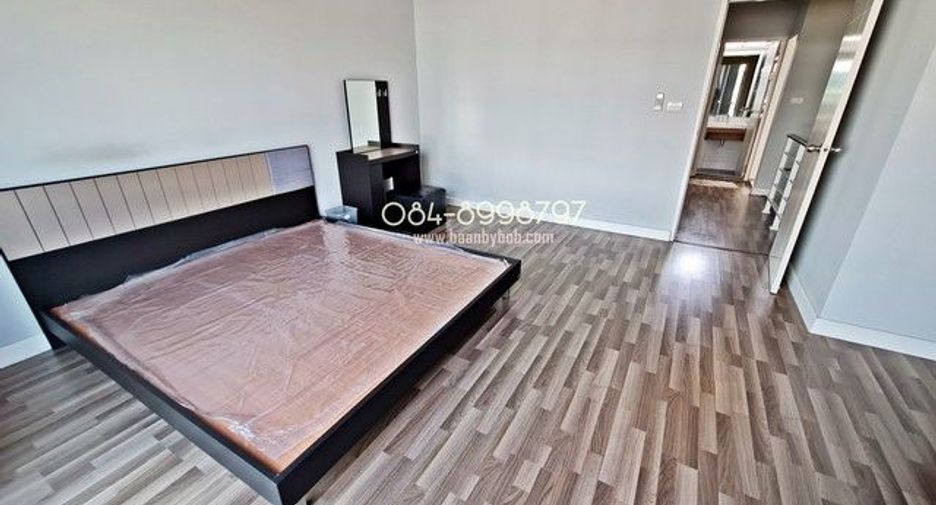 For rent 2 bedrooms townhouse in Bang Khae, Bangkok