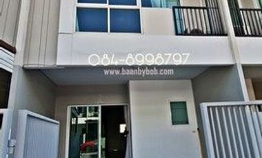 For rent 2 bed townhouse in Bang Khae, Bangkok