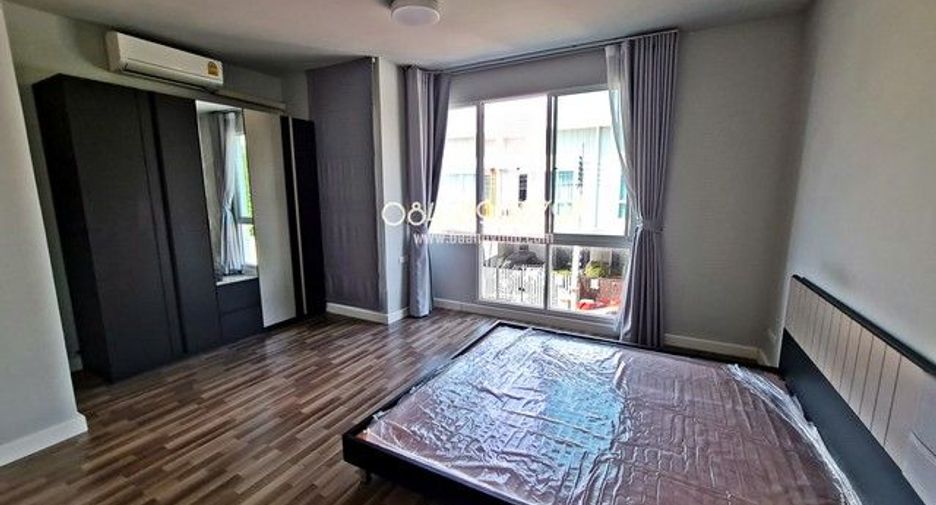 For rent 2 bedrooms townhouse in Bang Khae, Bangkok