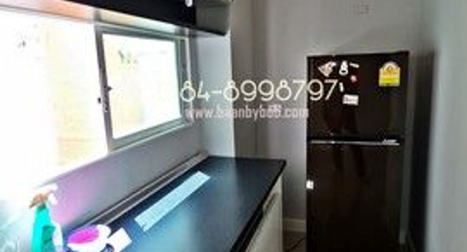 For rent 2 bedrooms townhouse in Bang Khae, Bangkok