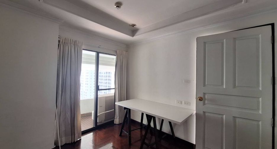 Wohnung zur Miete mit 3 Zimmer in Khlong Toei, Bangkok