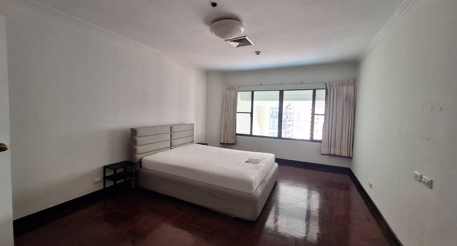Wohnung zur Miete mit 3 Zimmer in Khlong Toei, Bangkok