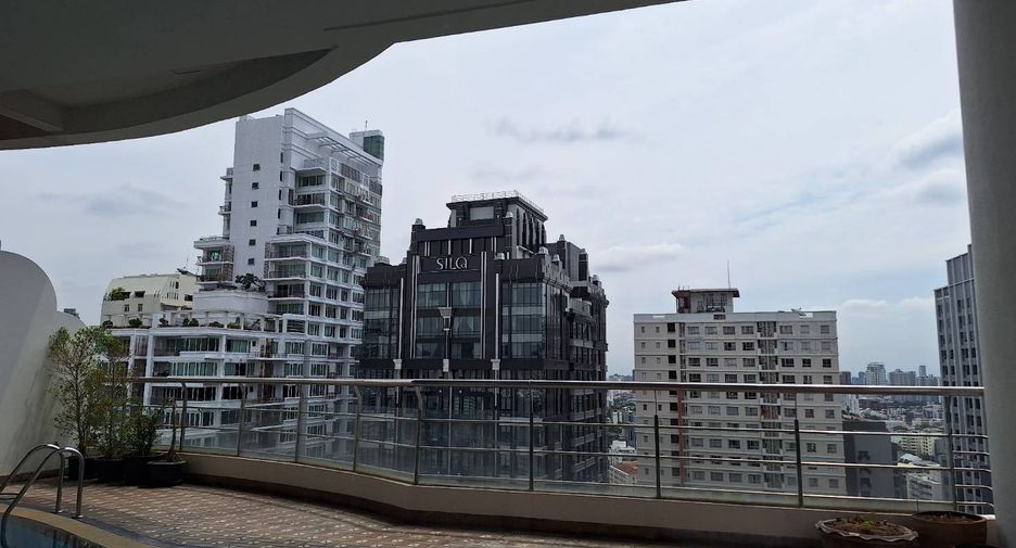 Wohnung zur Miete mit 3 Zimmer in Khlong Toei, Bangkok