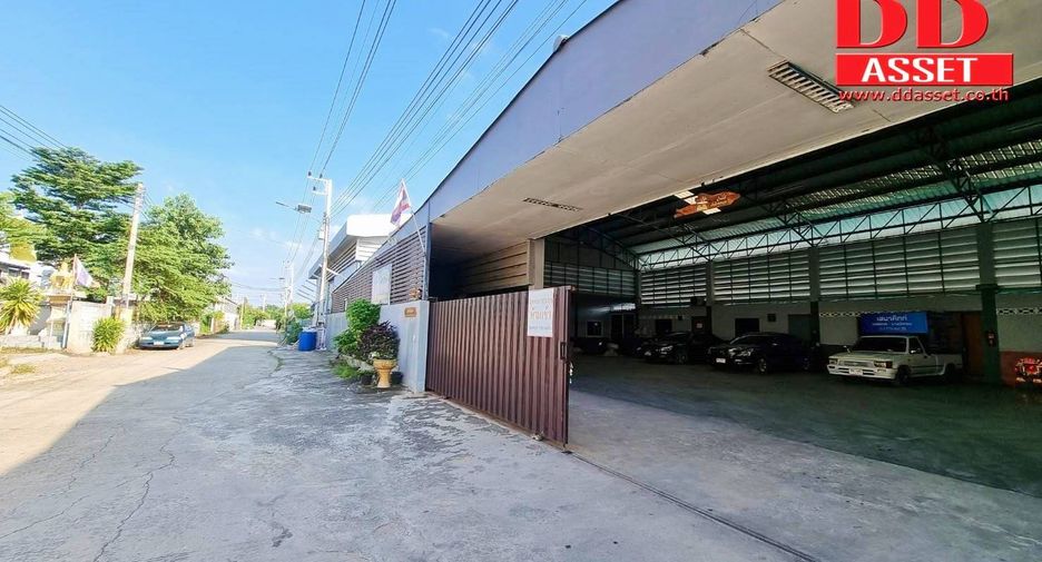 For sale 8 bed warehouse in Lat Lum Kaeo, Pathum Thani