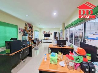 For sale 8 bed warehouse in Lat Lum Kaeo, Pathum Thani