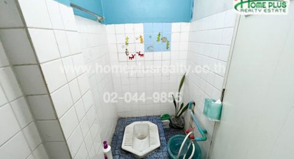 For sale 4 bedrooms retail Space in Min Buri, Bangkok