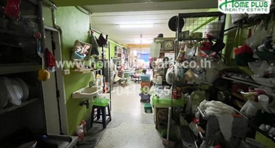 For sale 4 bedrooms retail Space in Min Buri, Bangkok