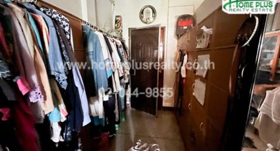 For sale 4 bedrooms retail Space in Min Buri, Bangkok