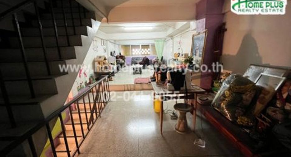 For sale 4 bedrooms retail Space in Min Buri, Bangkok
