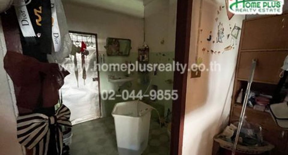 For sale 4 bedrooms retail Space in Min Buri, Bangkok