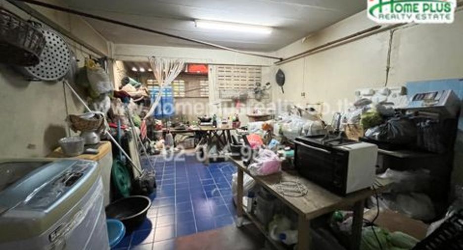 For sale 4 bedrooms retail Space in Min Buri, Bangkok