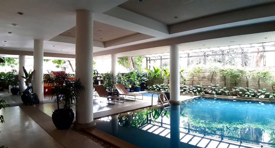 For rent 3 bedrooms condo in Sathon, Bangkok