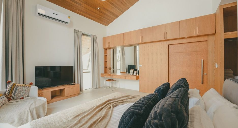 For sale 4 bedrooms villa in Thalang, Phuket