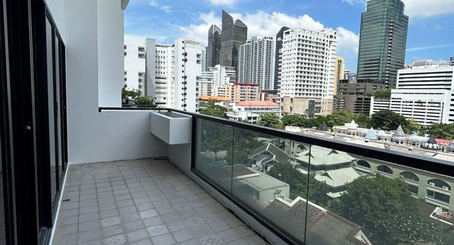 For sale 3 bedrooms condo in Watthana, Bangkok