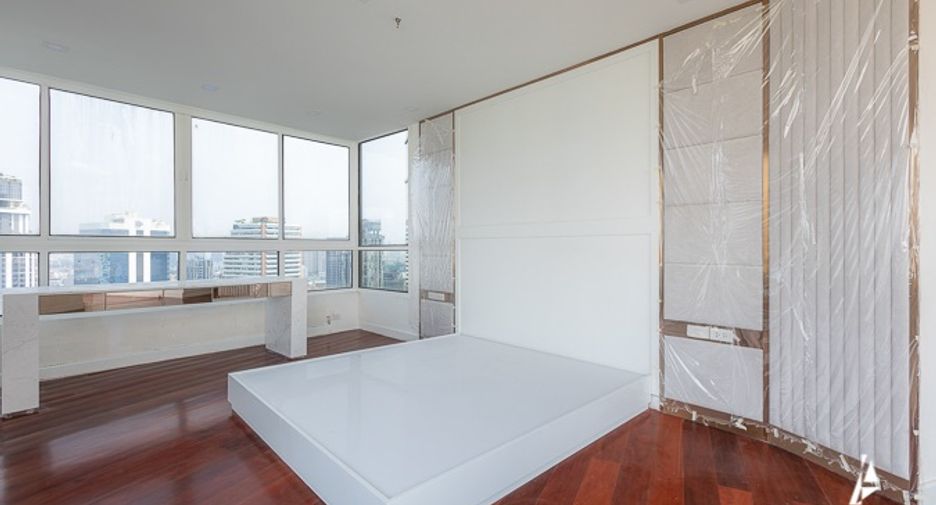 For rent and for sale 6 bedrooms condo in Watthana, Bangkok