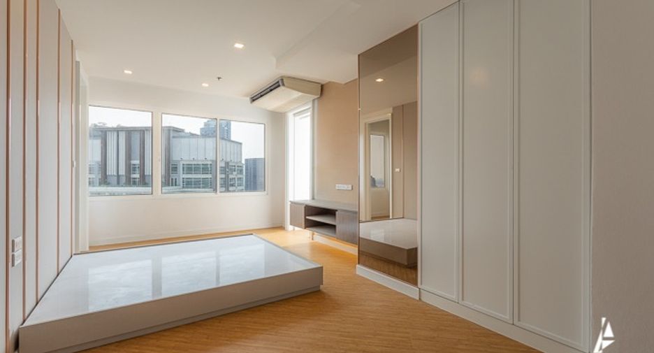 For rent and for sale 6 bedrooms condo in Watthana, Bangkok