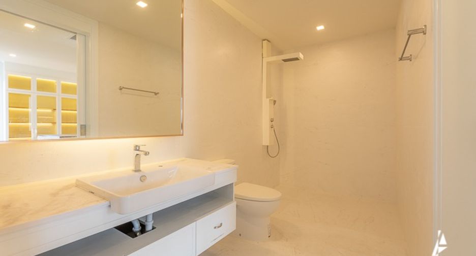For rent and for sale 6 bedrooms condo in Watthana, Bangkok