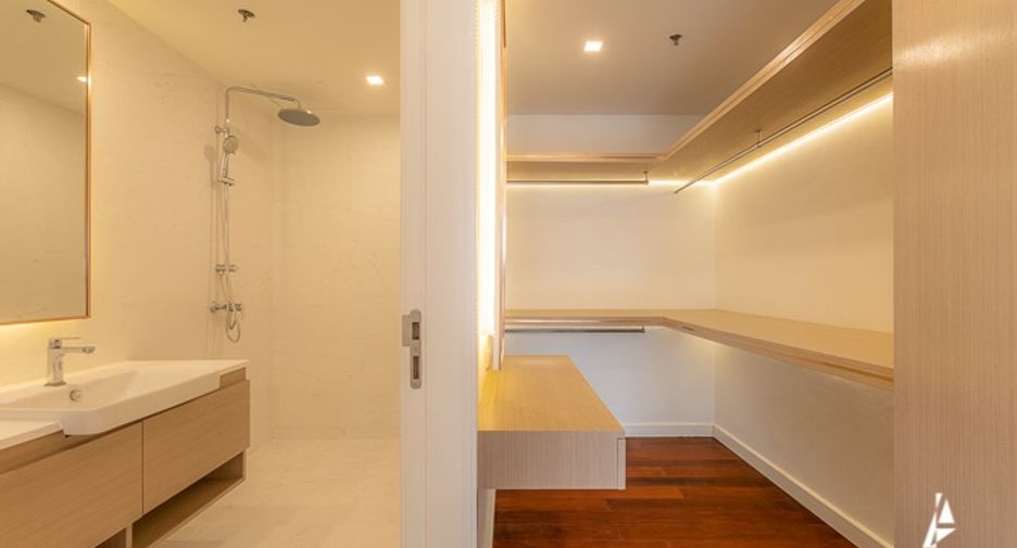 For rent and for sale 6 bedrooms condo in Watthana, Bangkok