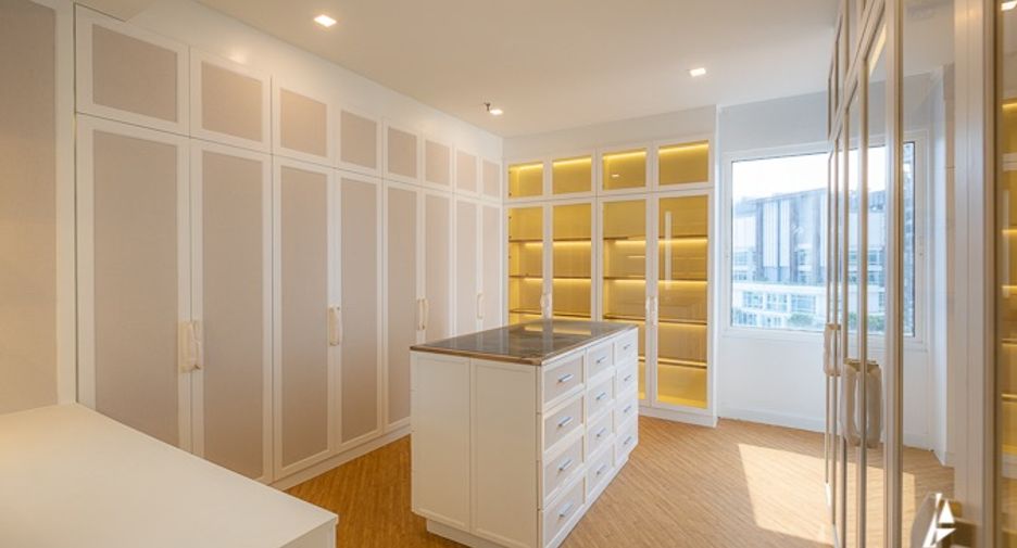 For rent and for sale 6 bedrooms condo in Watthana, Bangkok