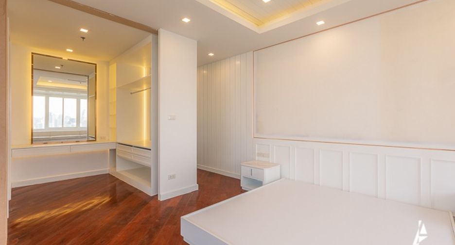 For rent and for sale 6 bedrooms condo in Watthana, Bangkok