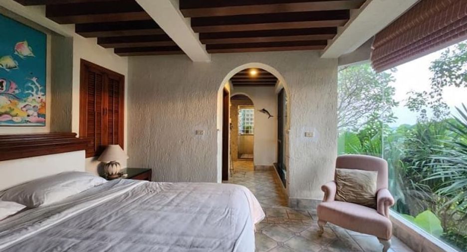For sale 6 bedrooms villa in Mueang Phuket, Phuket
