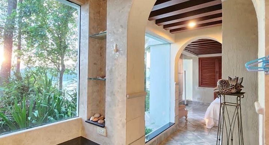 For sale 6 bedrooms villa in Mueang Phuket, Phuket