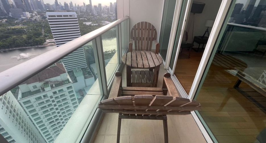 For sale 3 bedrooms condo in Khlong Toei, Bangkok