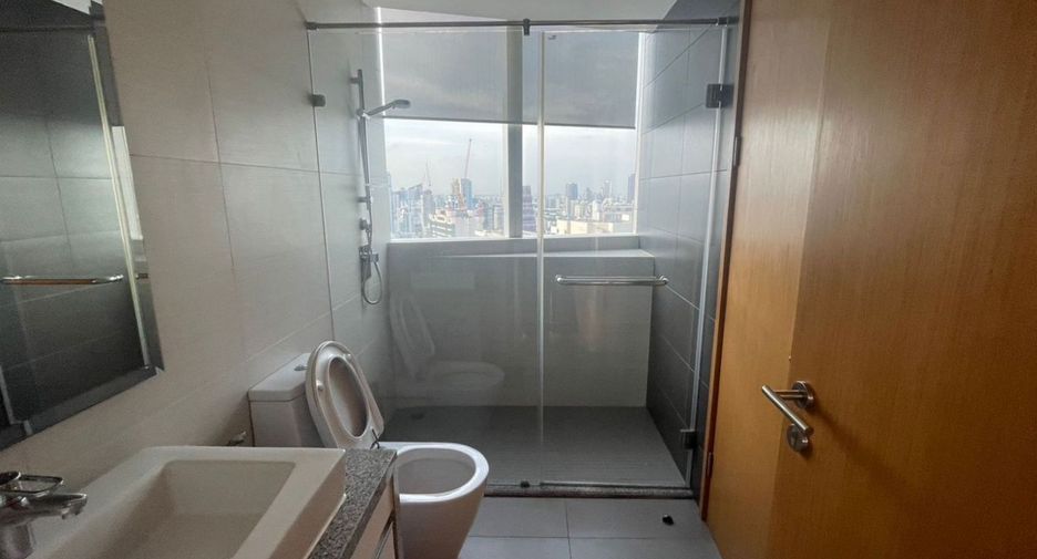 For sale 3 bedrooms condo in Khlong Toei, Bangkok