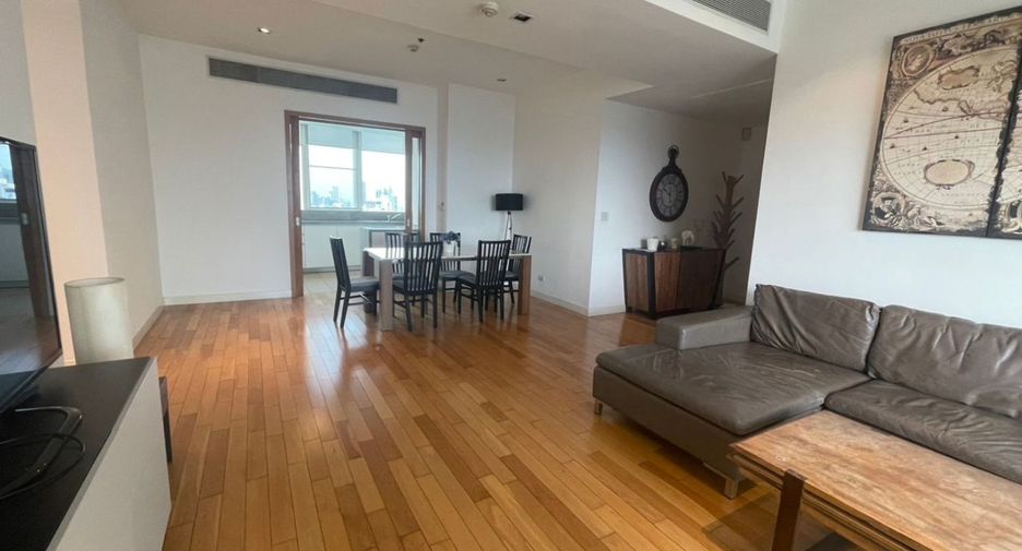 For sale 3 bedrooms condo in Khlong Toei, Bangkok